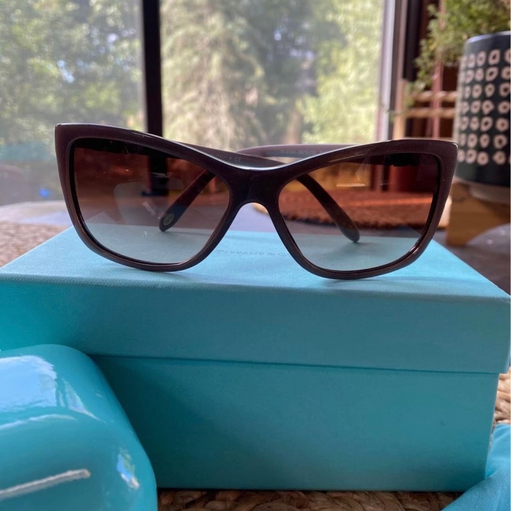 Authentic Tiffany & Co  beautiful pearl brown sunglasses.